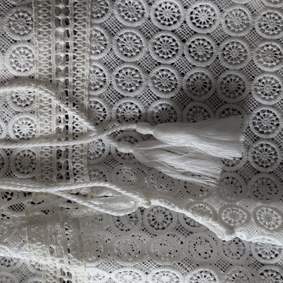 VICI Elegant White Vrochet Dress - Picture 7 of 7